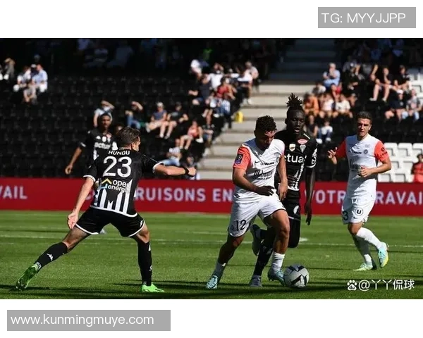法国杯精彩对决昂热迎战雷恩两队争夺晋级名额 法国杯精彩对决昂热迎战雷恩两队争夺晋级名额