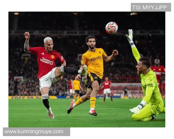 英超激战狼队迎战伯恩利双方争夺关键三分展现实力对决