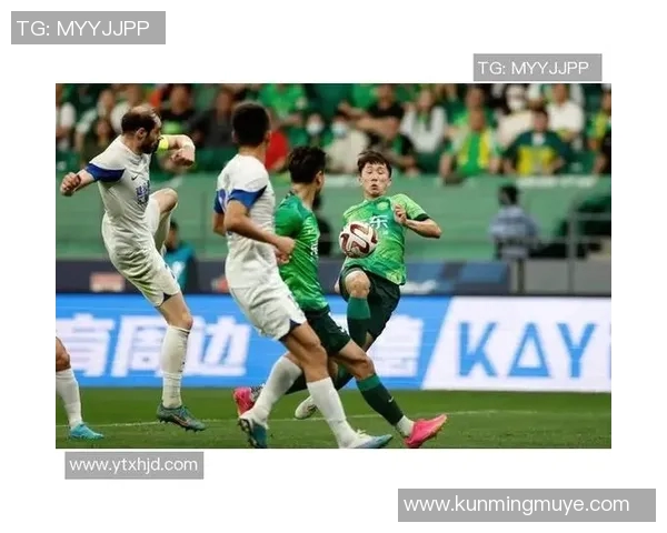 阿联酋与中国男足激战比分揭晓精彩瞬间回顾与分析 阿联酋与中国男足激战比分揭晓精彩瞬间回顾与分析