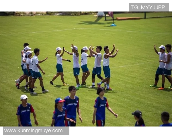 飞盘运动的魅力与挑战:深入了解上海飞盘队的耐力与团队精神 飞盘运动的魅力与挑战:深入了解上海飞盘队的耐力与团队精神