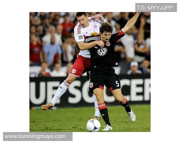 亚特联足球迎战芝加哥球队期待精彩对决与激情碰撞